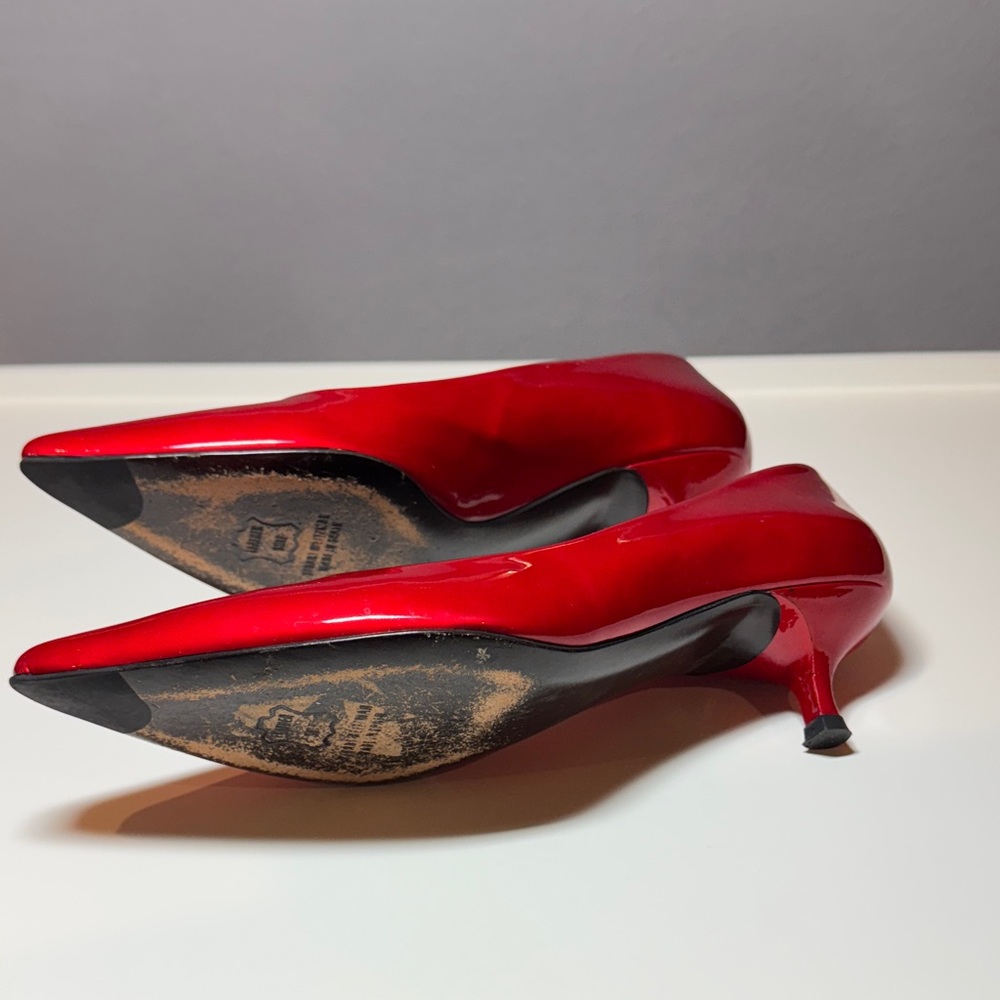 Stuart Weitzman Shiny Scarlet Pumps - Picture 5 of 7